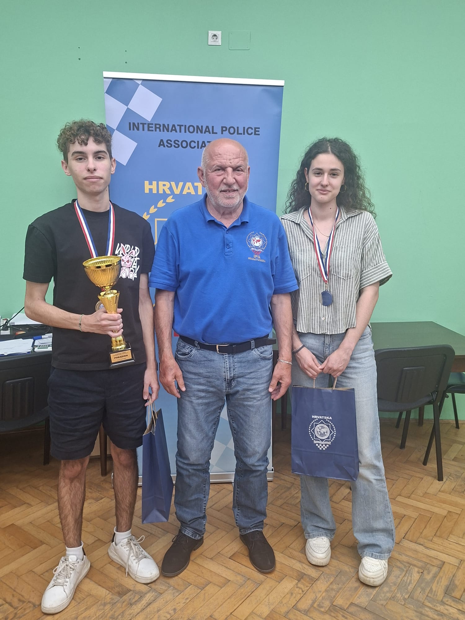 MLADEŽ BRILJIRALA NA ŠAHOVSKOM TURNIRU U RIJECI!